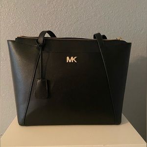 BRAND NEW W/ TAGS. Black leather Michael Kors Tote